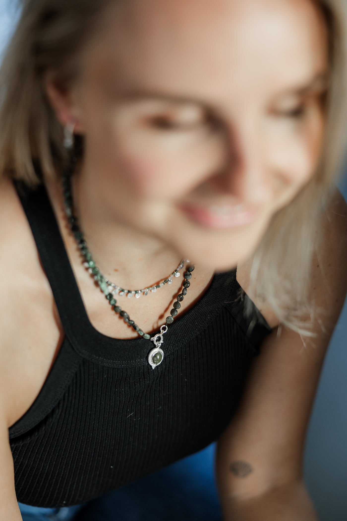 Halskette "Emerald mit kleinem Vesonit Anhänger"