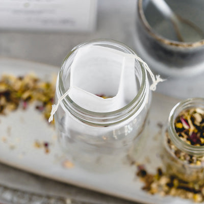 Teefilter mit Kordelzug aus natürlichen Rohstoffen