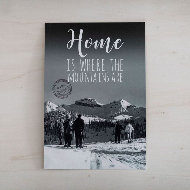 Karte Landscape "Home ist where the Mountains are" Mit Bergen und Skifahrern
