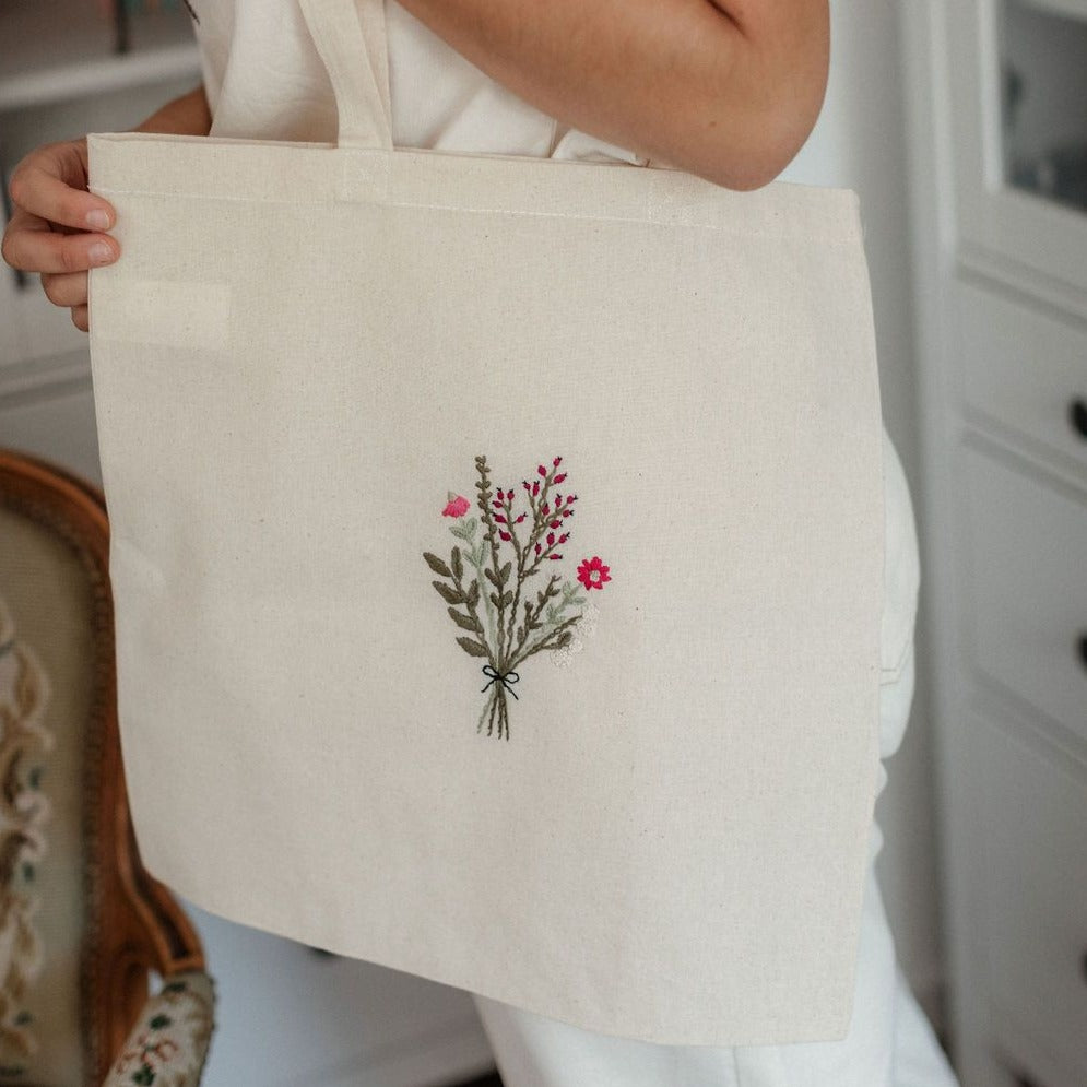 Stofftasche Medium Motiv gestickt Handgmacht